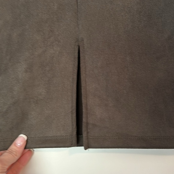 Women’s Renee C Skirt -Medium Petite-Olive Green - Picture 6 of 7